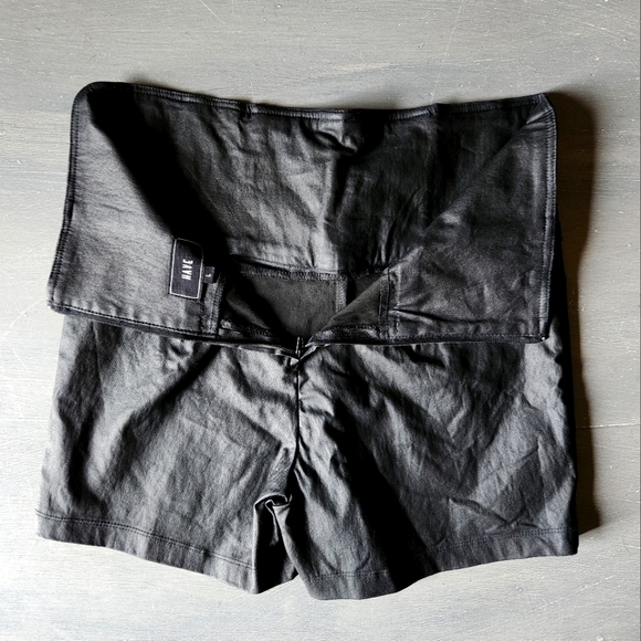 Have Shorts - Picture 3 of 6